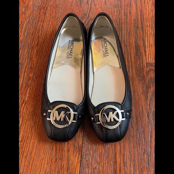 Michael Kors Lillie Womens Logo Charm Black Leather Ballet Flats US Size 6.5 - Picture 1 of 10
